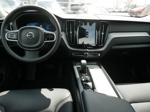 Certified 2025 Volvo XC60 B5 Plus AWD/4WD image 13