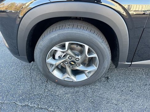 New 2026 Chevrolet Trax LT w/ Sunroof Package image 12