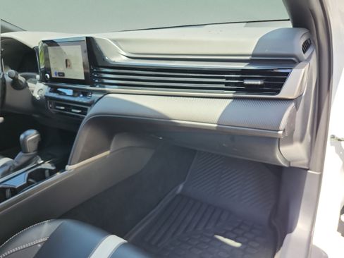Used 2025 Toyota Camry SE w/ Convenience Package FWD image 20