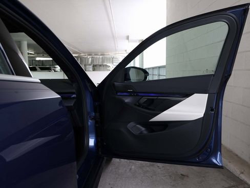 New 2026 BMW 530i w/ Premium Package image 27