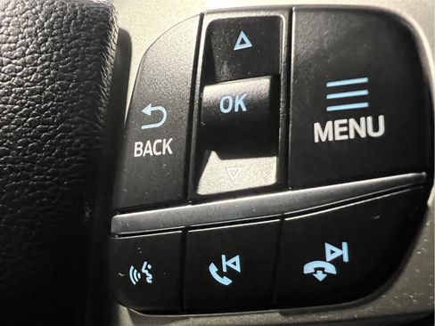 Used 2025 Ford Explorer Active AWD/4WD image 22