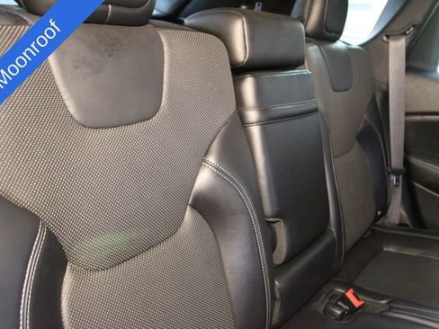Used 2019 Jeep Cherokee Limited w/ Safetytec Group AWD/4WD image 14