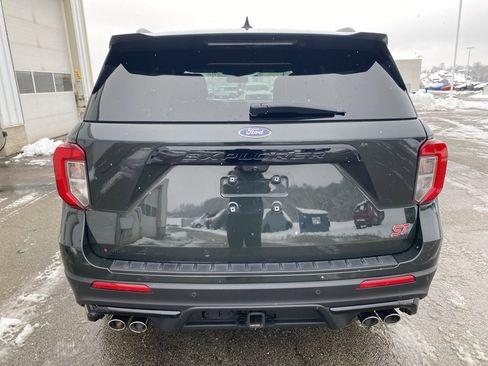 Used 2022 Ford Explorer ST w/ ST Street Pack image 4