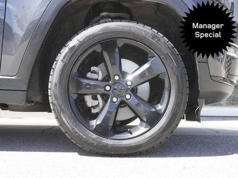 Used 2022 Jeep Grand Cherokee L Limited w/ Black Appearance Package AWD/4WD image 36