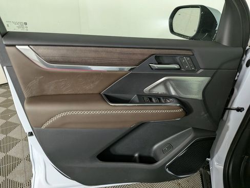 New 2026 GMC Acadia Denali Ultimate w/ LPO, Floor Liner Package image 16