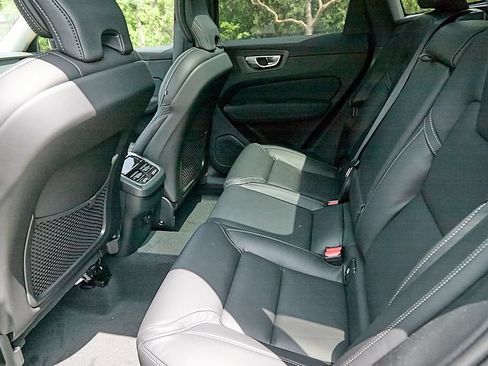 New 2026 Volvo XC60 B5 Ultra w/ Climate Package AWD/4WD image 21