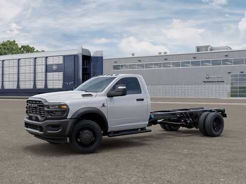 New 2026 RAM 5500 Tradesman image 2