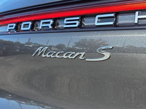 Used 2021 Porsche Macan S image 10