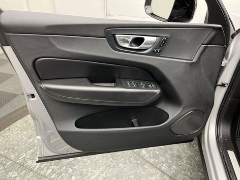 Used 2024 Volvo XC60 B5 Plus AWD/4WD image 7