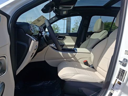New 2026 Mercedes-Benz GLC 300 4MATIC image 9