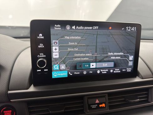 Used 2025 Honda Pilot Touring image 16