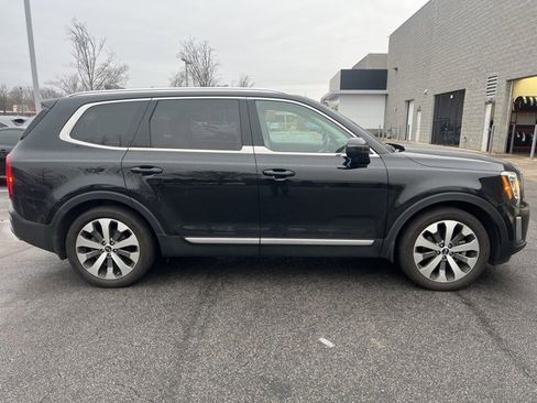 Used 2020 Kia Telluride EX w/ EX Premium Package image 3