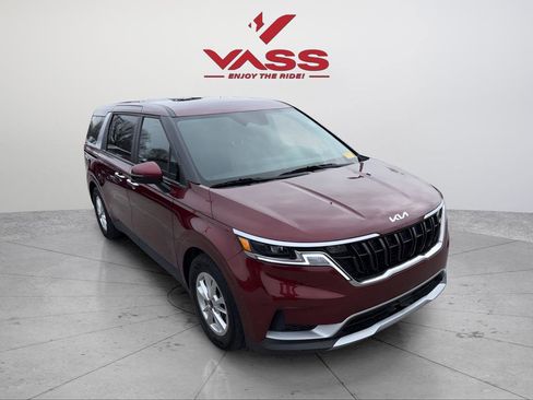 Used 2024 Kia Carnival LX image 8