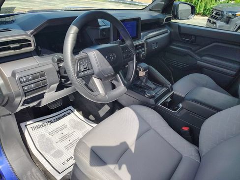 Certified 2024 Toyota Tacoma SR5 AWD/4WD image 15