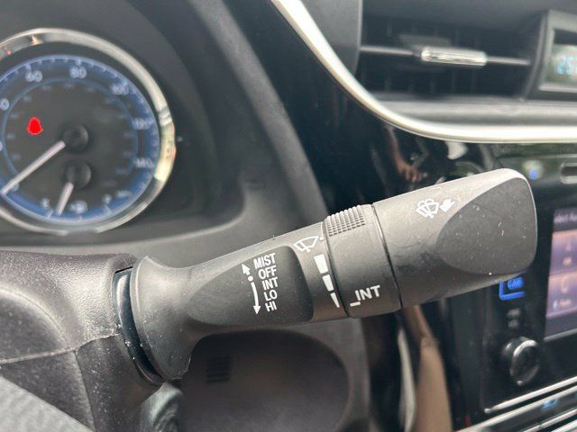 Used 2017 Toyota Corolla LE w/ Carpet Mat Package (TMS) FWD image 21