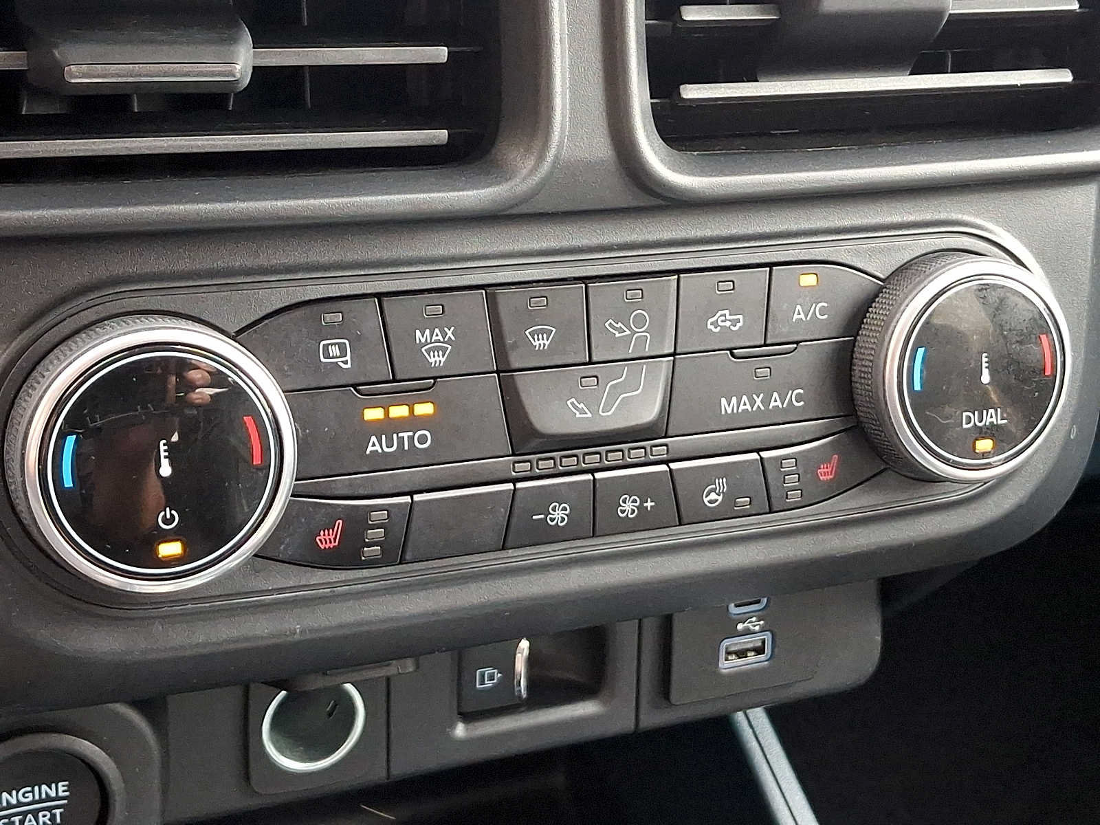 Used 2024 Ford Maverick Lariat w/ Black Appearance Package AWD/4WD image 16