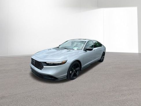 Used 2023 Honda Accord Sport image 11