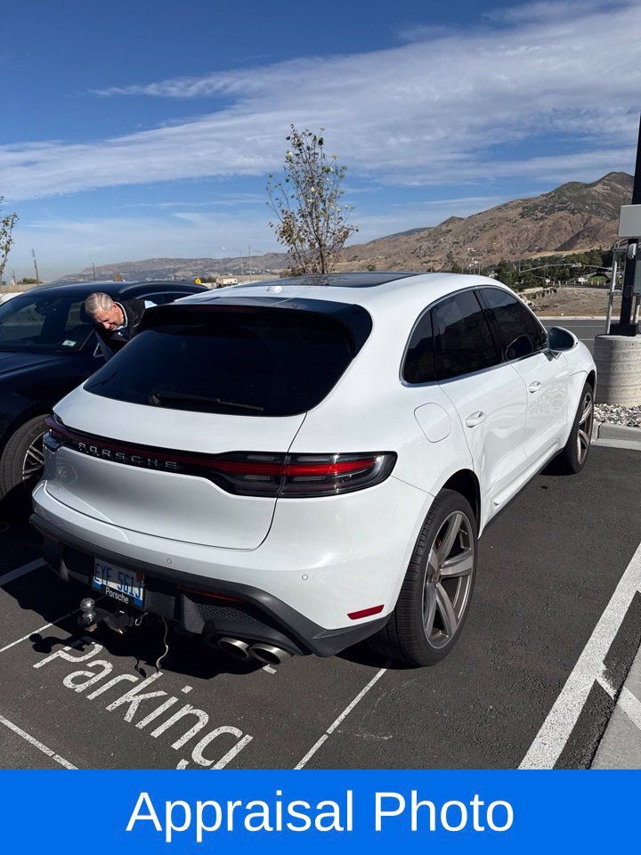 Certified 2023 Porsche Macan S AWD/4WD image 2