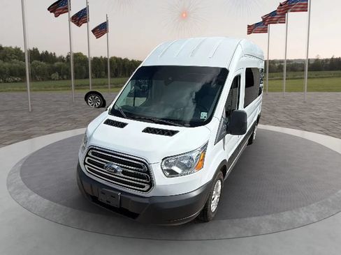 Used 2019 Ford Transit 350 XLT RWD image 10