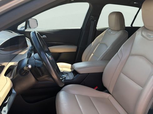 Used 2024 Cadillac XT4 Premium Luxury FWD image 4