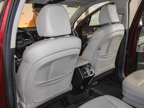 Used 2025 Kia Sorento SX FWD image 10
