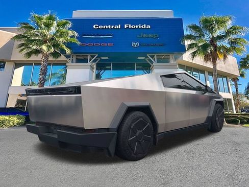 Used 2024 Tesla Cybertruck AWD Crew Cab image 5
