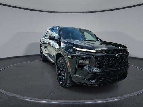 New 2026 Chevrolet Traverse RS w/ LPO, Floor Liner Package AWD/4WD image 16