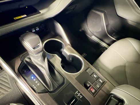 Used 2023 Toyota Highlander Limited image 26