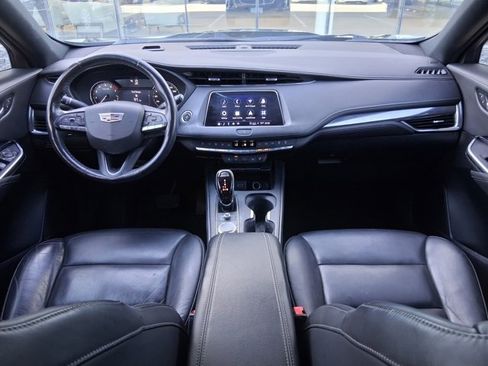 Certified 2023 Cadillac XT4 Luxury w/ Cold Weather Package image 7