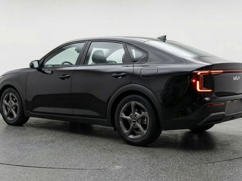 Used 2025 Kia K4 LXS image 6