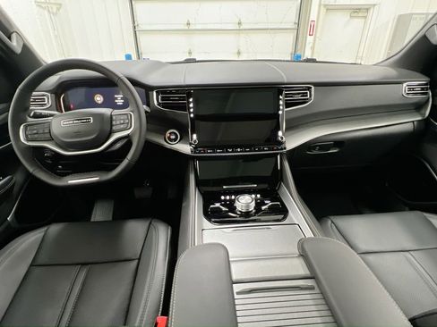 New 2026 Jeep Grand Wagoneer L Limited AWD/4WD image 10