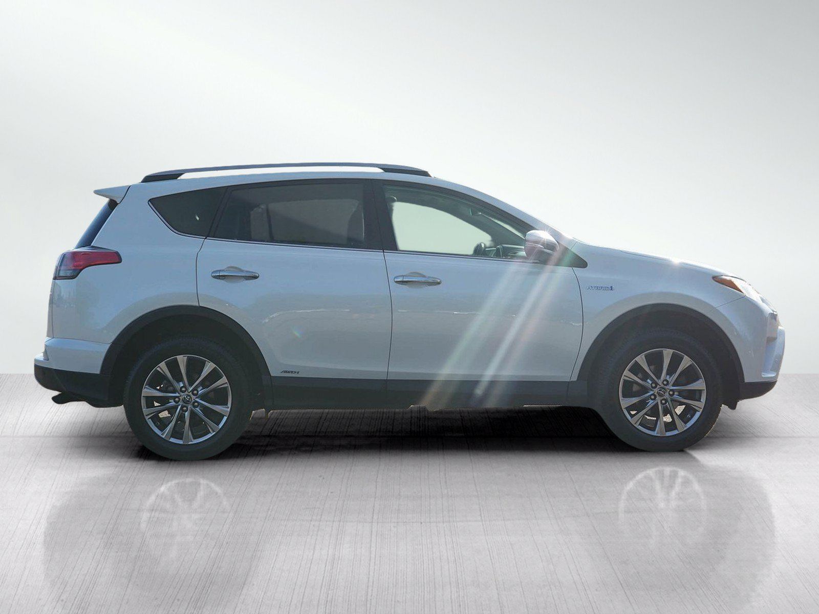 Used 2018 Toyota RAV4 Limited AWD/4WD image 6