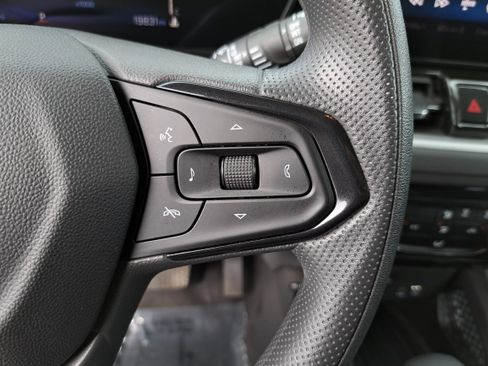 Used 2024 Chevrolet TrailBlazer LT w/ Driver Confidence Package FWD image 17