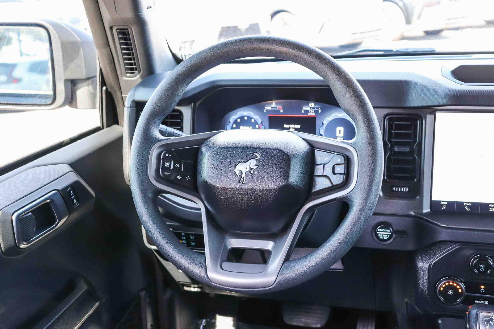 Used 2025 Ford Bronco 4-Door AWD/4WD image 17