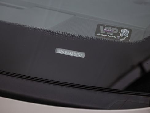 Used 2025 Porsche Macan image 33