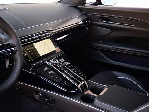 New 2026 Aston Martin V8 Vantage S image 19