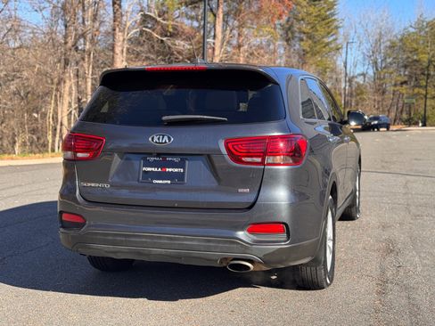 Used 2020 Kia Sorento LX image 11