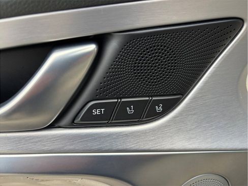 Used 2019 Genesis G70 3.3T Design image 27