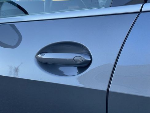 Certified 2023 BMW X7 xDrive40i w/ Executive Package image 34