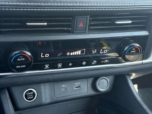 Certified 2023 Nissan Rogue SV image 16