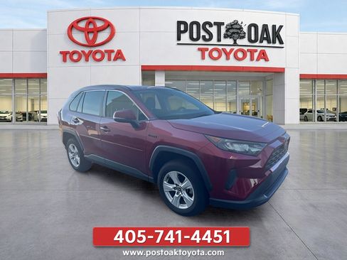 Used 2020 Toyota RAV4 LE w/ All Weather Liner Package AWD/4WD image 4