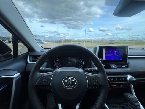 Used 2024 Toyota RAV4 XLE w/ Convenience Package image 25