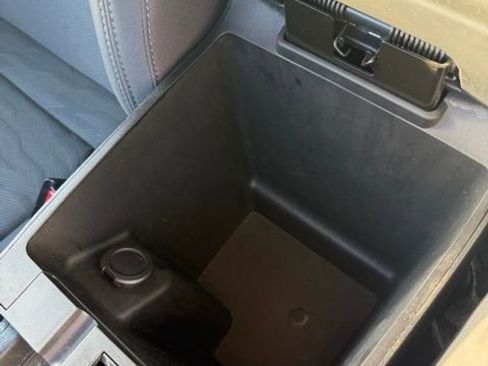 Used 2022 Nissan Frontier SV image 18