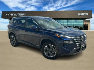 Used 2025 Nissan Rogue SV FWD video 1