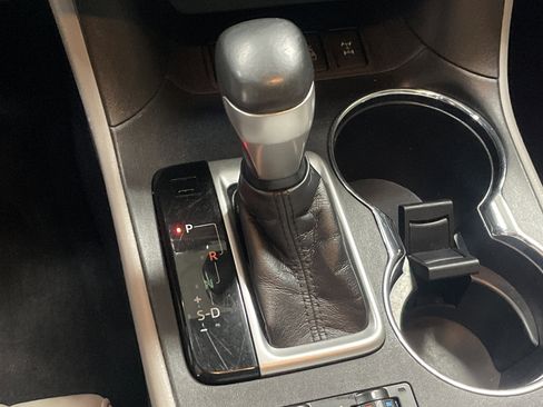 Used 2019 Toyota Highlander Limited Platinum image 26