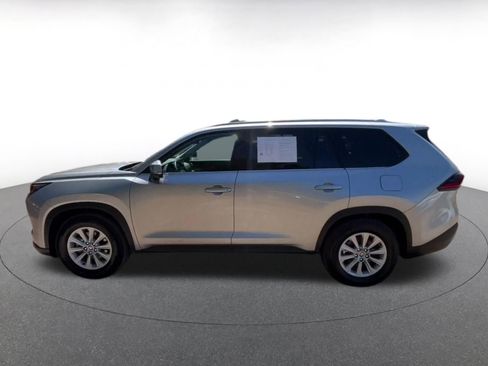 Used 2025 Toyota Grand Highlander FWD image 9