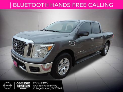 Used 2017 Nissan Titan SV image 8