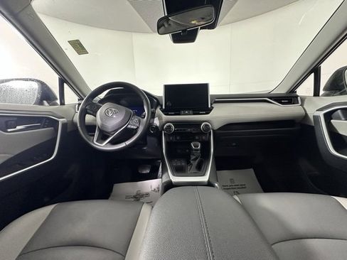 Used 2023 Toyota RAV4 XLE Premium image 17