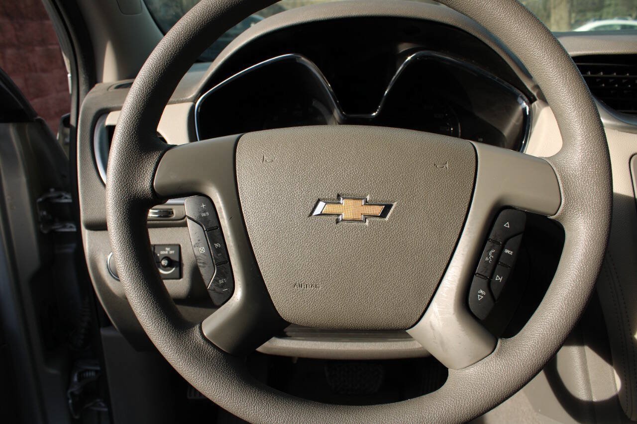 Used 2017 Chevrolet Traverse LS AWD/4WD image 25