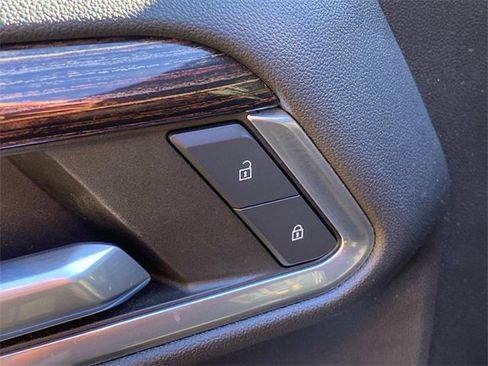 Used 2023 GMC Sierra 1500 Elevation image 12